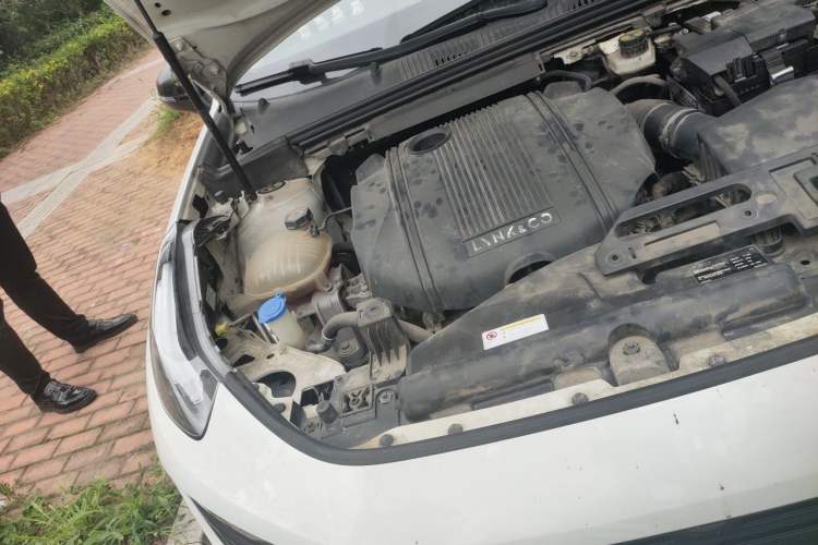 Used Lynk & Co 02 2018 1.5T DCT Two-Wheel Drive Pro Version China V Emission Standard Engine Bay Right