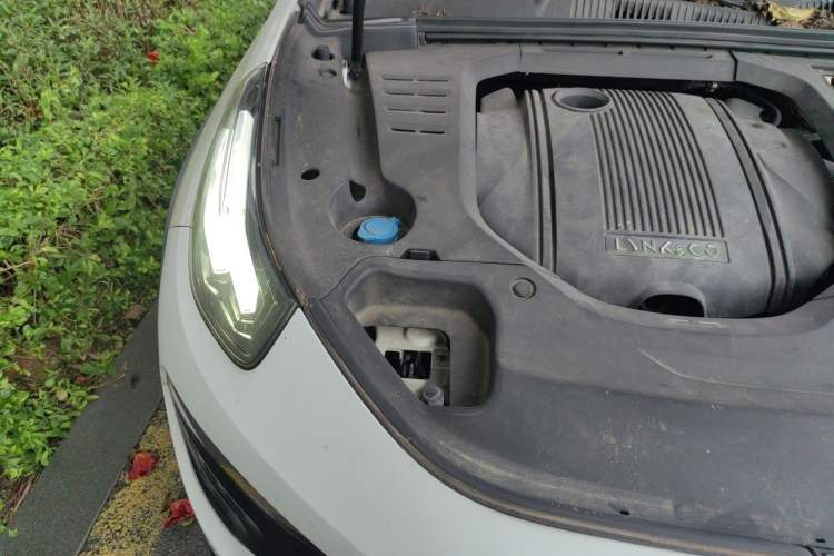 Used Lynk & Co 02 2018 1.5T DCT Two-Wheel Drive Pro Version China V Emission Standard Engine Bay Right