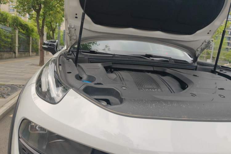 Used Lynk & Co 02 2018 1.5T DCT Two-Wheel Drive Pro Version China V Emission Standard Engine Bay Right