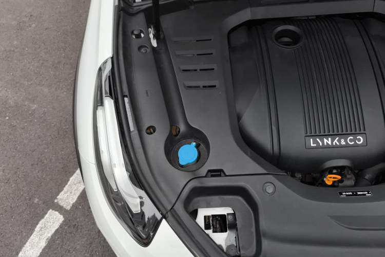 Used Lynk & Co 02 2018 1.5T DCT Two-Wheel Drive Pro Version China V Emission Standard Engine Bay Right