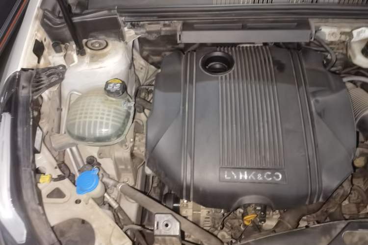 Used Lynk & Co 02 2018 1.5T DCT Two-Wheel Drive Pro Version China V Emission Standard Engine Bay Right
