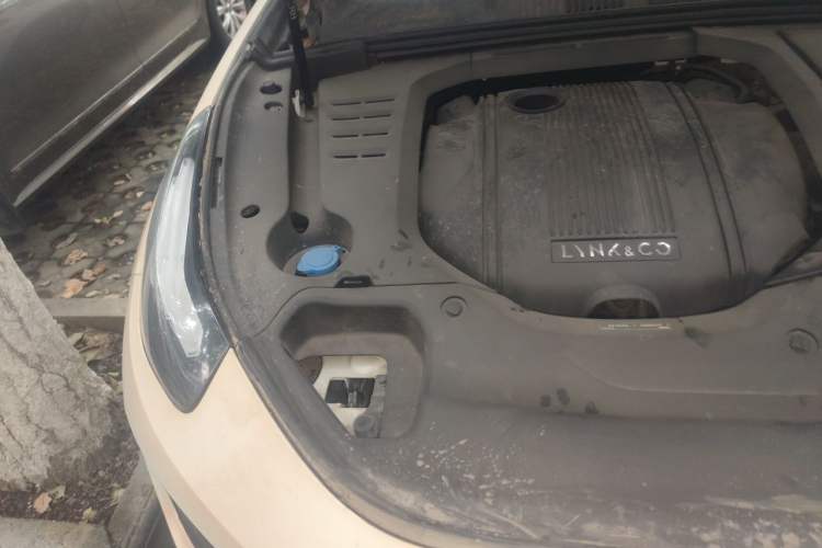 Used Lynk & Co 02 2018 1.5T DCT Two-Wheel Drive Pro Version China V Emission Standard Engine Bay Right