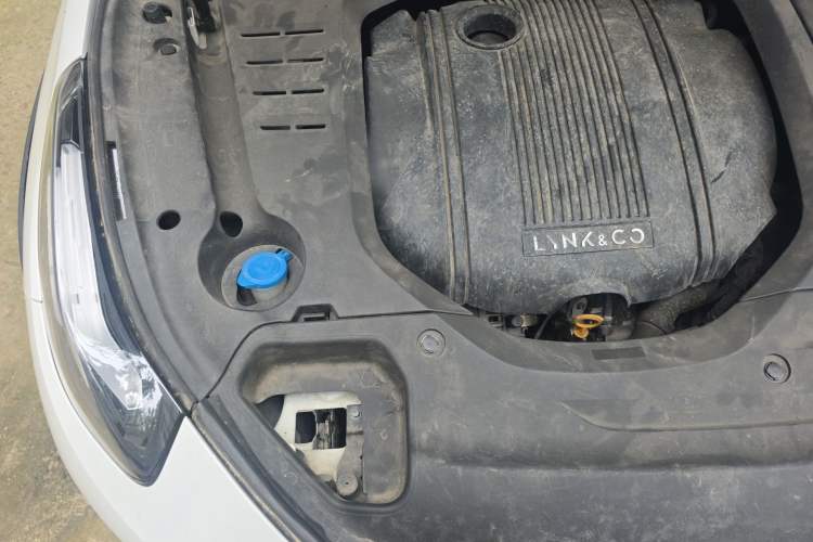 Used Lynk & Co 02 2018 1.5T DCT Two-Wheel Drive Pro Version China V Emission Standard Engine Bay Right