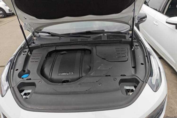 Used Lynk & Co 02 2018 1.5T DCT Two-Wheel Drive Pro Version China V Emission Standard Engine Bay