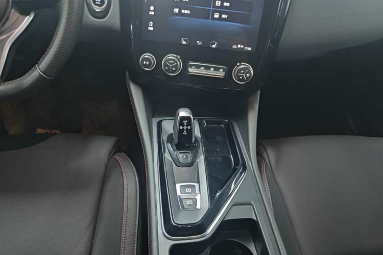 Used Lynk & Co 02 2018 1.5T DCT Two-Wheel Drive Sporty Version China V Standard Gear Lever