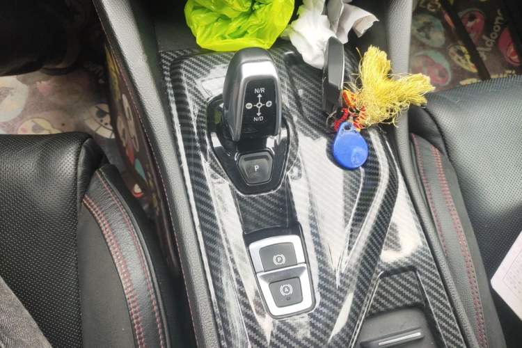 Used Lynk & Co 02 2018 1.5T DCT Two-Wheel Drive Pro Version China V Emission Standard Gear Lever