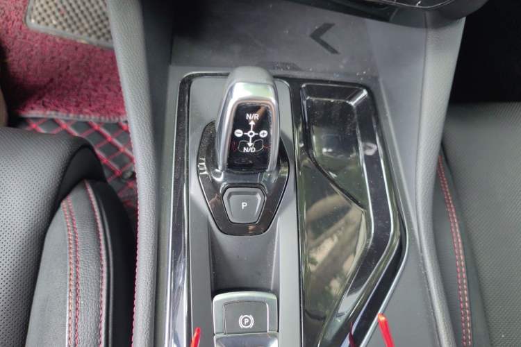 Used Lynk & Co 02 2018 1.5T DCT Two-Wheel Drive Pro Version China V Emission Standard Gear Lever