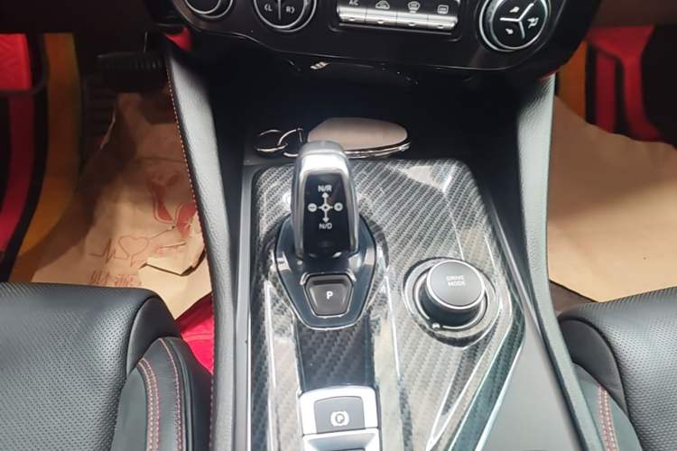 Used Lynk & Co 02 2018 2.0T DCT 4x4 Sport Pro Edition China V Standard Gear Lever