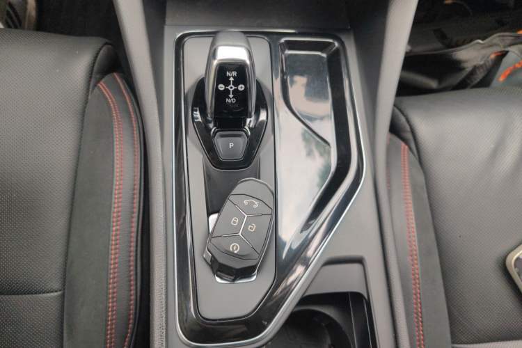 Used Lynk & Co 02 2018 1.5T DCT Two-Wheel Drive Pro Version China V Emission Standard Gear Lever