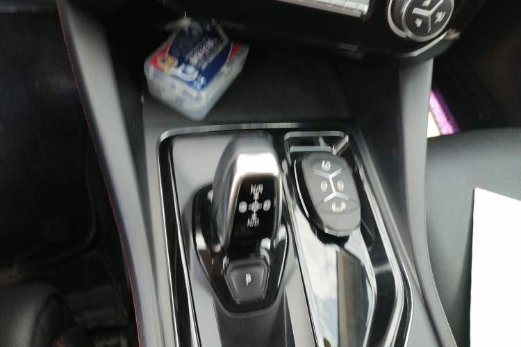 Used Lynk & Co 02 2018 1.5T DCT Two-Wheel Drive Pro Version China V Emission Standard Gear Lever