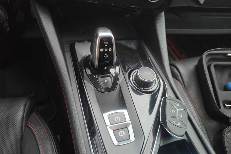 Used Lynk & Co 02 2018 2.0T DCT 4x4 Sport Pro Version China VI Standard Gear Lever