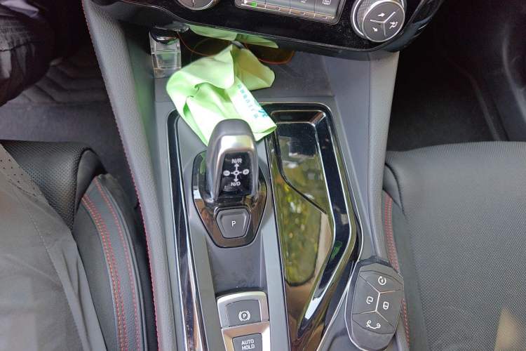 Used Lynk & Co 02 2018 2.0T Automatic Two-Wheel Drive Pro Edition China VI Standard Gear Lever