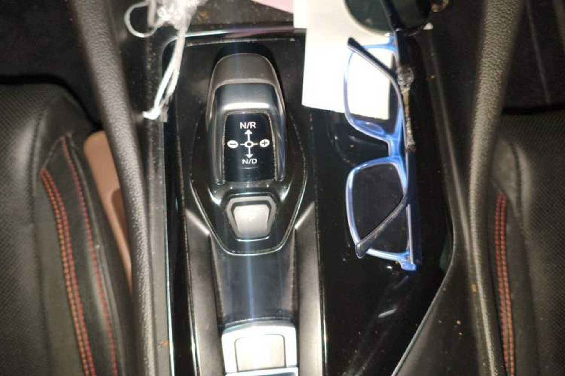 Used Lynk & Co 02 2018 1.5T DCT Two-Wheel Drive Pro Version China V Emission Standard Gear Lever