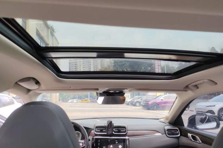 Used Lynk & Co 02 2018 1.5T DCT Two-Wheel Drive Pro Version China V Emission Standard Headliner