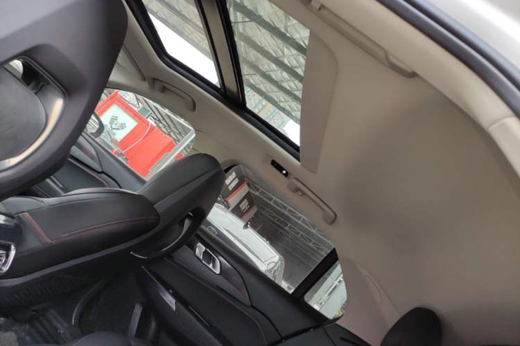 Used Lynk & Co 02 2018 1.5T DCT Two-Wheel Drive Pro Version China V Emission Standard Headliner
