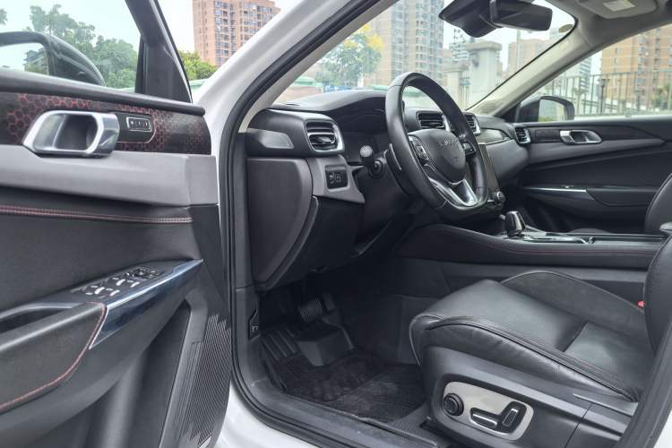 Used Lynk & Co 02 2018 1.5T DCT Two-Wheel Drive Pro Version China V Emission Standard Interior 1