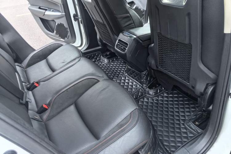 Used Lynk & Co 02 2018 1.5T DCT Two-Wheel Drive Pro Version China V Emission Standard Interior 3