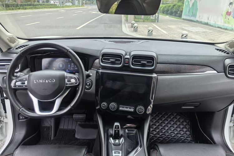 Used Lynk & Co 02 2018 1.5T DCT Two-Wheel Drive Pro Version China V Emission Standard Interior 5