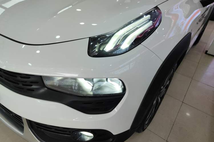 Used Lynk & Co 02 2018 1.5T DCT Two-Wheel Drive Sporty Version China V Standard Left Front Headlight