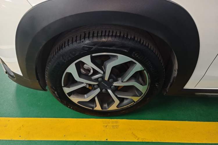 Used Lynk & Co 02 2018 1.5T DCT Two-Wheel Drive Sporty Version China V Standard Left Front Wheel Hub