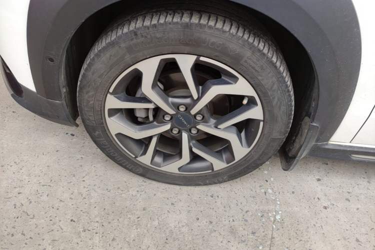 Used Lynk & Co 02 2018 1.5T DCT Two-Wheel Drive Pro Version China V Emission Standard Left Front Wheel Hub
