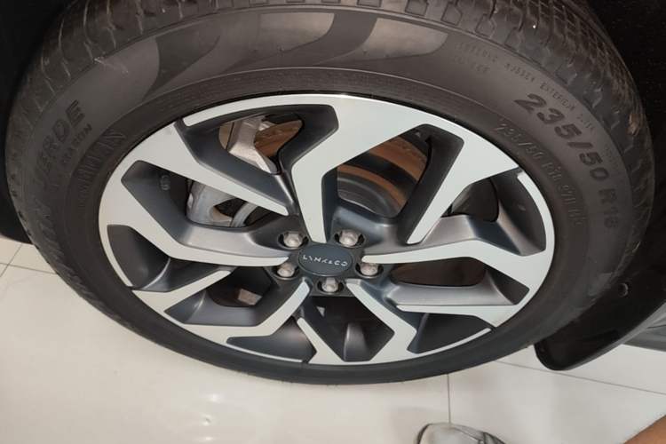 Used Lynk & Co 02 2018 1.5T DCT Two-Wheel Drive Sporty Version China V Standard Left Front Wheel Hub