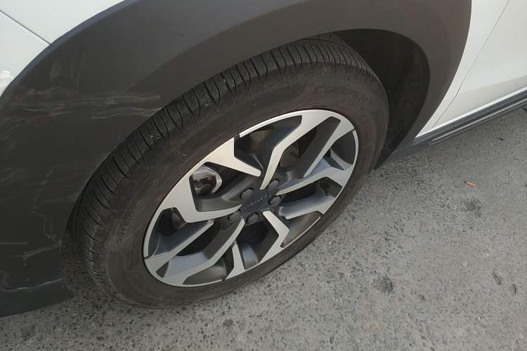 Used Lynk & Co 02 2018 1.5T DCT Two-Wheel Drive Sporty Version China V Standard Left Front Wheel Hub