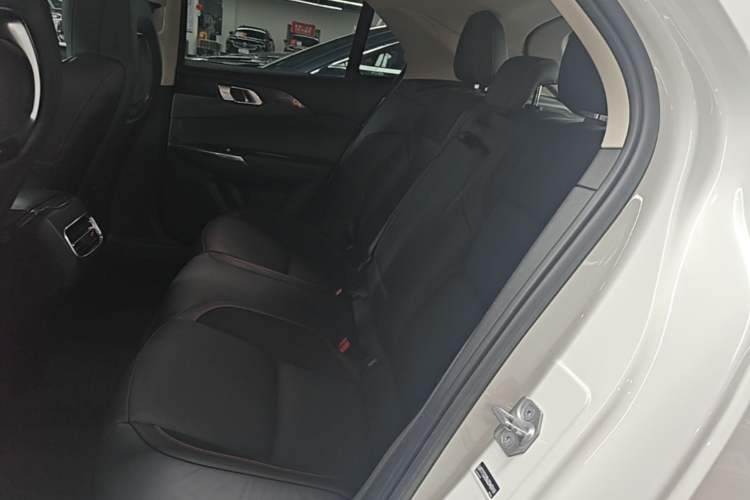 Used Lynk & Co 02 2018 1.5T DCT Two-Wheel Drive Sporty Version China V Standard Left Rear Seat