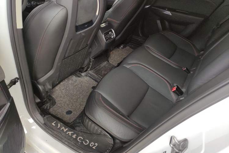 Used Lynk & Co 02 2018 1.5T DCT Two-Wheel Drive Pro Version China V Emission Standard Left Rear Seat