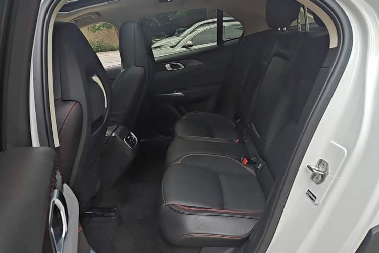 Used Lynk & Co 02 2018 1.5T DCT Two-Wheel Drive Pro Version China V Emission Standard Left Rear Seat