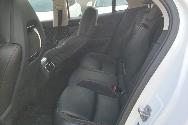 Used Lynk & Co 02 2018 1.5T DCT Two-Wheel Drive Sporty Version China V Standard Left Rear Seat
