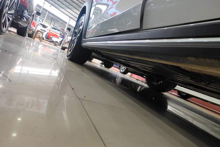 Used Lynk & Co 02 2018 1.5T DCT Two-Wheel Drive Sporty Version China V Standard Left Side Sill