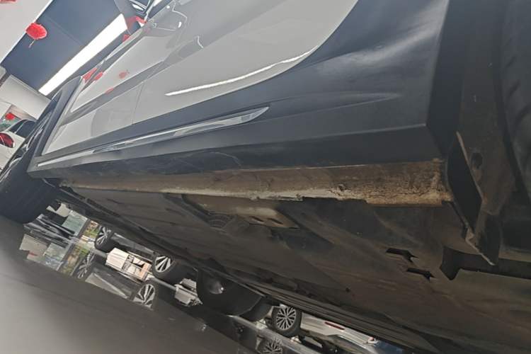 Used Lynk & Co 02 2018 1.5T DCT Two-Wheel Drive Sporty Version China V Standard Left Side Sill