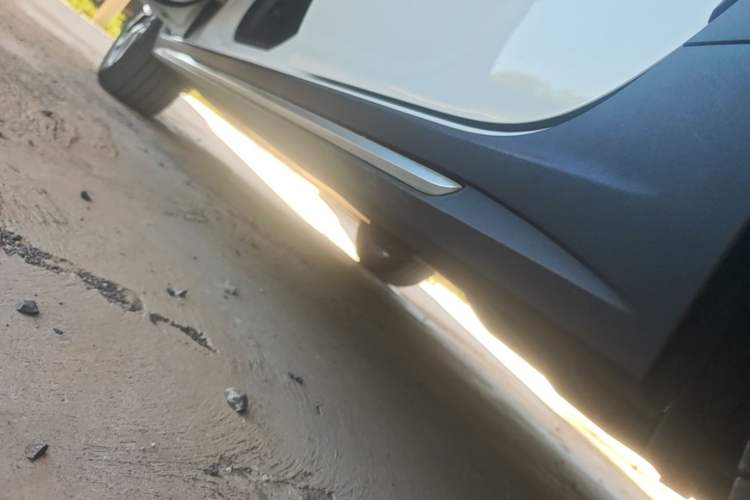 Used Lynk & Co 02 2018 1.5T DCT Two-Wheel Drive Sporty Version China V Standard Left Side Sill
