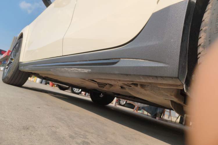 Used Lynk & Co 02 2018 1.5T DCT Two-Wheel Drive Pro Version China V Emission Standard Left Side Sill