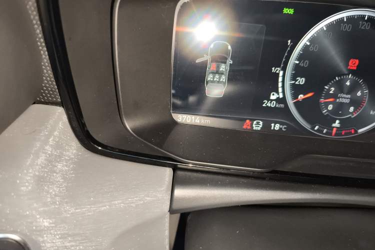 Used Lynk & Co 02 2018 1.5T DCT Two-Wheel Drive Pro Version China V Emission Standard Odometer Close Up
