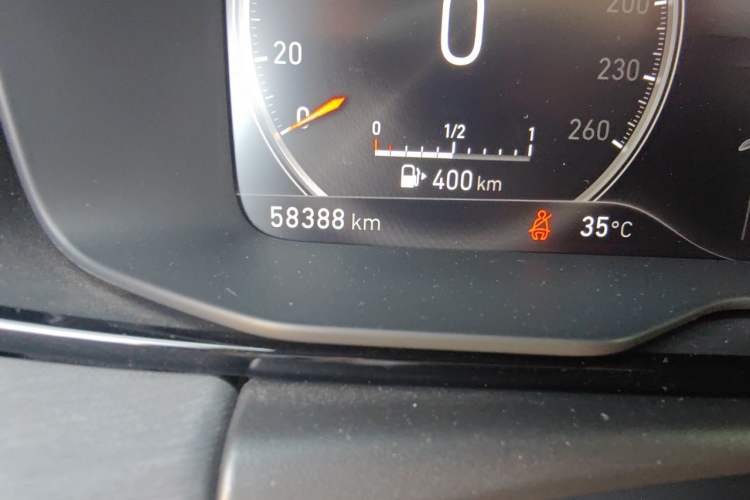 Used Lynk & Co 02 2018 2.0T Automatic Two-Wheel Drive Pro Edition China VI Standard Odometer Close Up