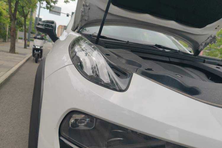Used Lynk & Co 02 2018 1.5T DCT Two-Wheel Drive Pro Version China V Emission Standard Right Front Headlight