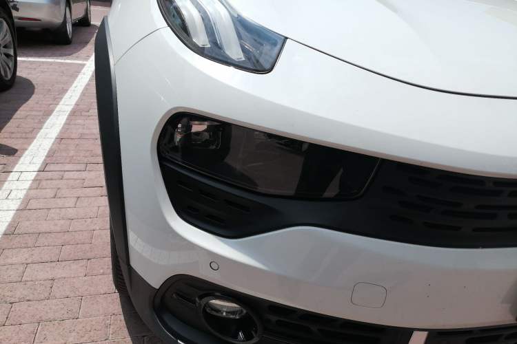 Used Lynk & Co 02 2018 1.5T DCT Two-Wheel Drive Pro Version China V Emission Standard Right Front Headlight