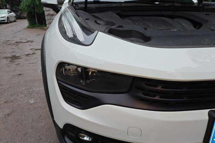 Used Lynk & Co 02 2018 1.5T DCT Two-Wheel Drive Sporty Version China V Standard Right Front Headlight