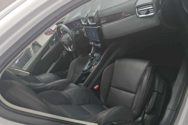 Used Lynk & Co 02 2018 1.5T DCT Two-Wheel Drive Sporty Version China V Standard Right Front Seat