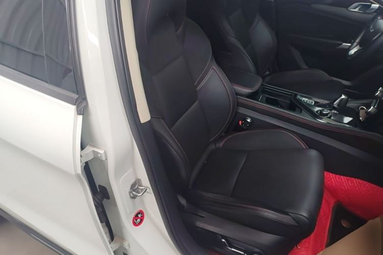 Used Lynk & Co 02 2018 2.0T DCT 4x4 Sport Pro Edition China V Standard Right Front Seat