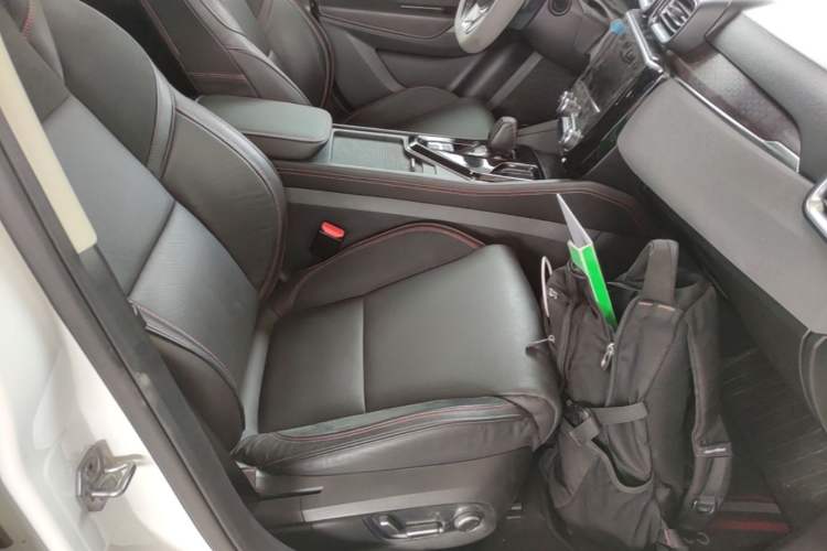 Used Lynk & Co 02 2018 1.5T DCT Two-Wheel Drive Pro Version China V Emission Standard Right Front Seat