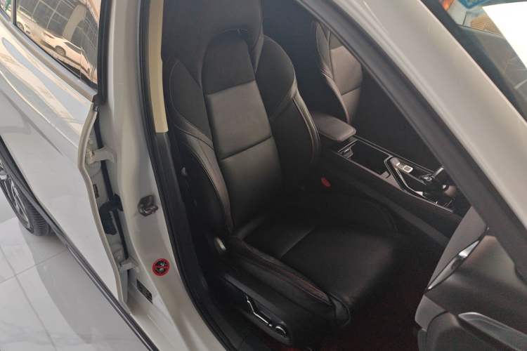 Used Lynk & Co 02 2018 1.5T DCT Two-Wheel Drive Pro Version China V Emission Standard Right Front Seat