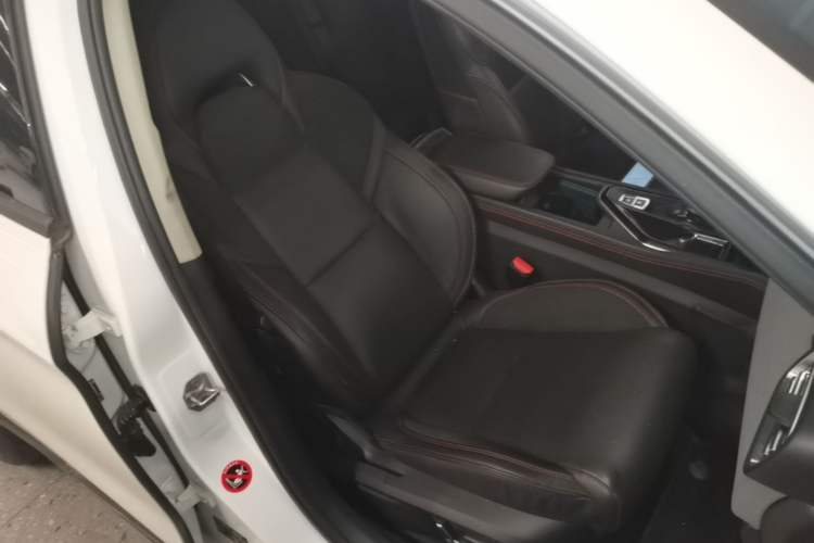 Used Lynk & Co 02 2018 1.5T DCT Two-Wheel Drive Pro Version China V Emission Standard Right Front Seat