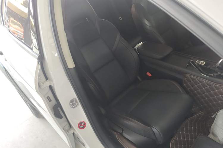 Used Lynk & Co 02 2018 1.5T DCT Two-Wheel Drive Sporty Version China V Standard Right Front Seat