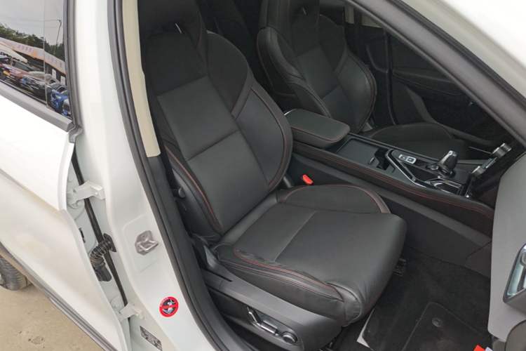 Used Lynk & Co 02 2018 1.5T DCT Two-Wheel Drive Pro Version China V Emission Standard Right Front Seat