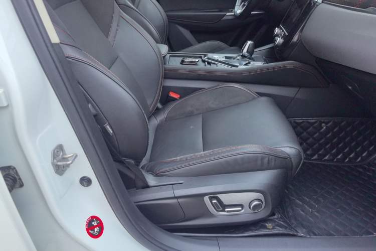 Used Lynk & Co 02 2018 1.5T DCT Two-Wheel Drive Pro Version China V Emission Standard Right Front Seat