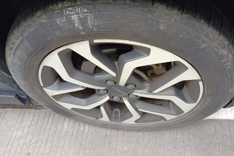 Used Lynk & Co 02 2018 1.5T DCT Two-Wheel Drive Pro Version China V Emission Standard Right Front Wheel Hub