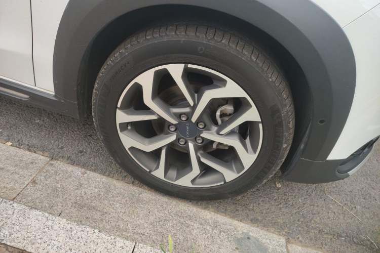 Used Lynk & Co 02 2018 1.5T DCT Two-Wheel Drive Pro Version China V Emission Standard Right Front Wheel Hub